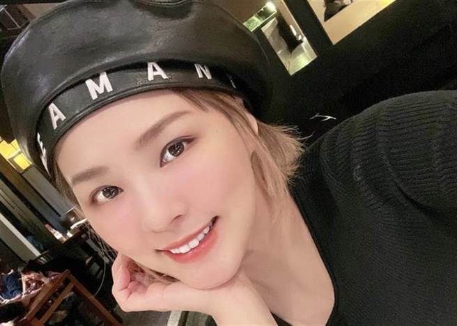 性感女星熊熊（卓毓彤）。(圖/ 摘自熊熊卓毓彤IG)