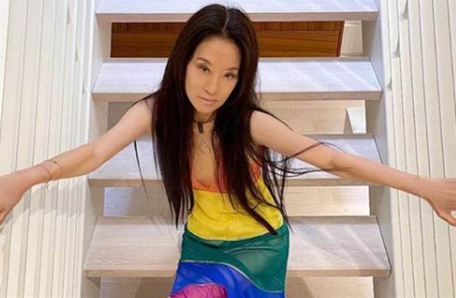 知名设计师Vera Wang（王薇薇），72岁仍拥有冻龄外貌及姣好身材。（图／ verawanggang IG）