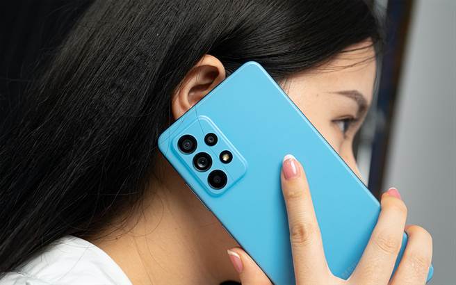 三星Galaxy A52 5G。（杰升通信提供／黄慧雯台北传真）