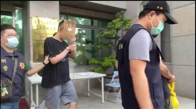 台北市26岁简姓女子8日南下高雄和宋姓男网友约炮、施用毒品，没想到毒咖啡包喝太多猝死。高雄地检署认定宋男违法毒品危害防制条例、药事法，9日晚间谕令10万元交保。（石秀华摄）