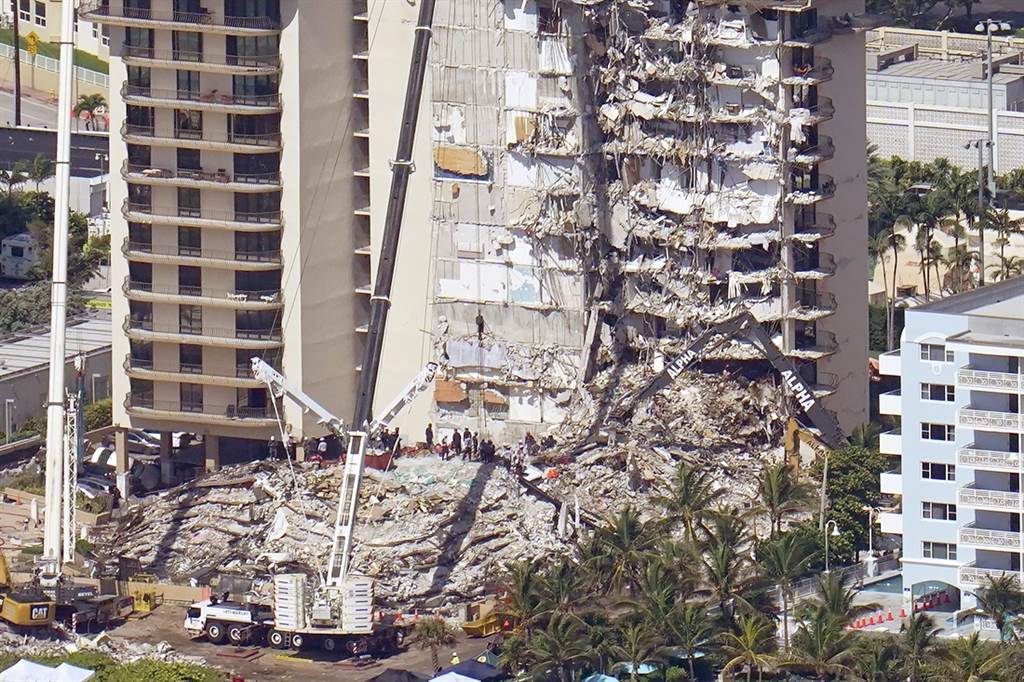 佛罗里达州公寓坍塌事故。（图／美联社）(photo:ChinaTimes)