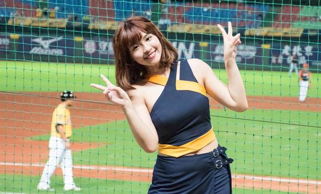 艺人峮峮的气质相当甜美可爱，因此拥有大批粉丝追踪。（图/峮峮IG)