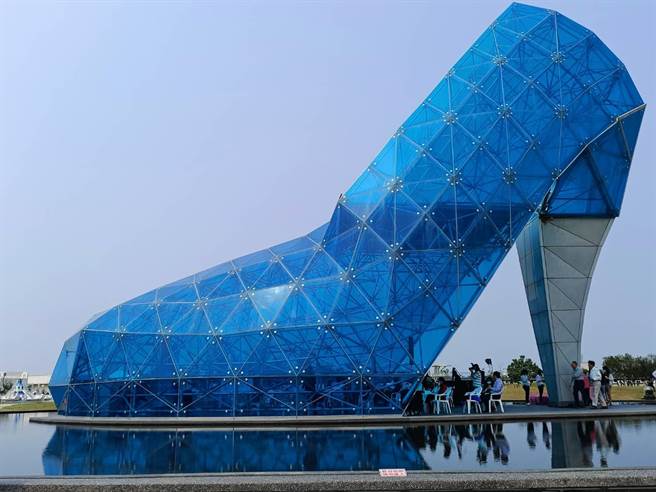 布袋高跟鞋园区採最高总量管制200人，开放进入园区时间为上午9时至下午4时，下午5时清场。（张毓翎摄）