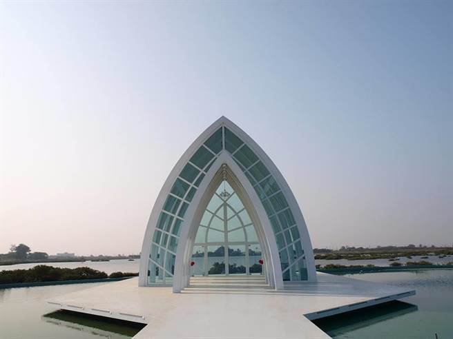 北门水晶教堂园区同一时间限200人进入园区。（摘自「云嘉南，好好玩!!!」脸书粉丝专页／张毓翎台南传真）