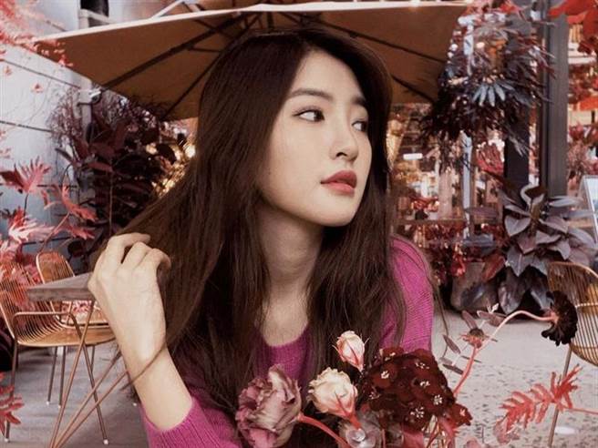 韩菲外貌清新甜美。（图/翻摄自韩菲IG）