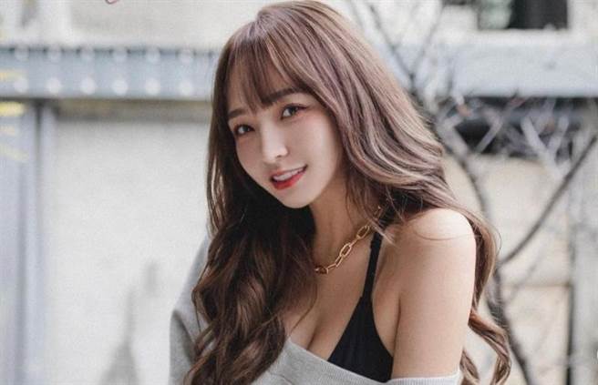 林襄外型甜美,氣質優雅。(圖/林襄 IG)