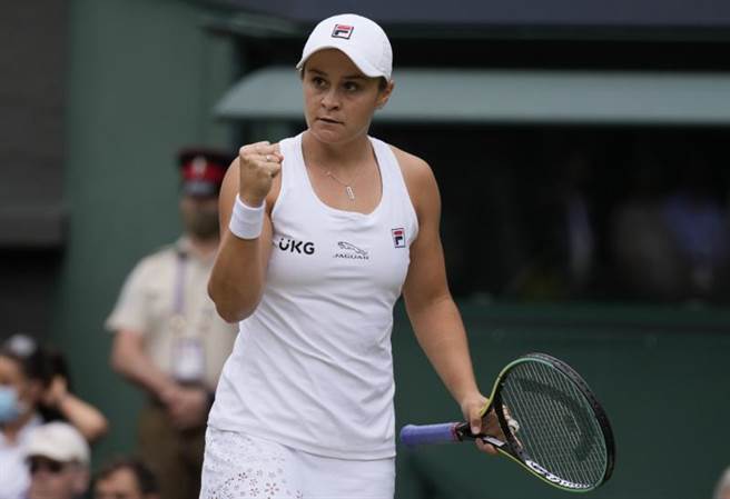 现役球后巴蒂在温网女单决赛只花30分钟就拿下首盘。（美联社）