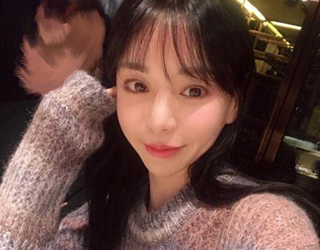 黄荷娜死性不改，屡次染毒。（图/翻摄自黄荷娜IG）