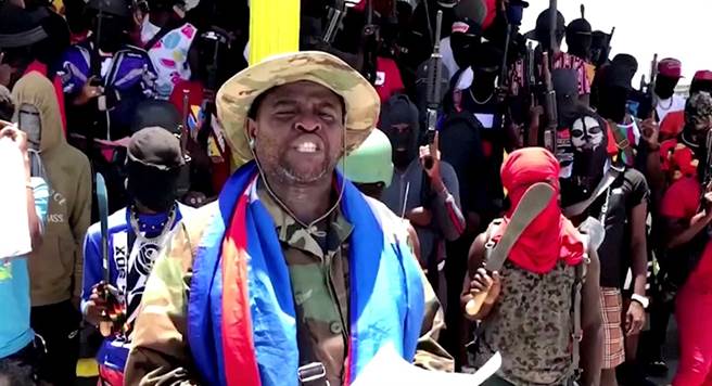 海地总统摩依士（Jovenel Moise）7日凌晨遭暗杀身亡，至今不清楚幕后主谋，海地最有权势的黑帮首领切里齐尔（Jimmy Cherizier）10日宣布，旗下帮派成员将上街抗议总统被暗杀，威胁执行「合法暴力」，让海地更混乱。（资料照／路透社）