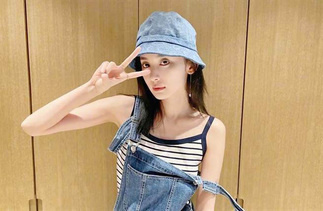 娜扎有「新疆維納斯」之稱。（圖／翻攝自微博）
