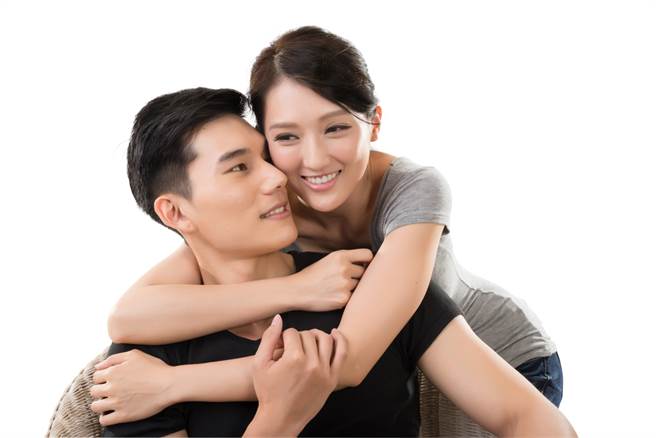 水瓶座、天秤座、天蝎座的女人擅长经营婚姻，最能拴住老公的心。（示意图／shutterstock）
