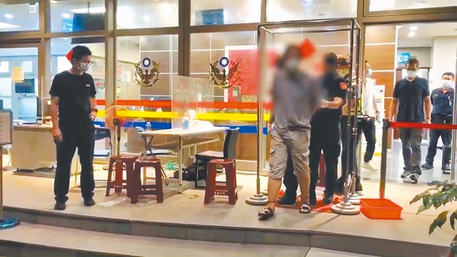 蔡姓等3名窃贼趁着疫情，潜入西门町17店家行窃。（图：警方提供，文：陈鸿伟）