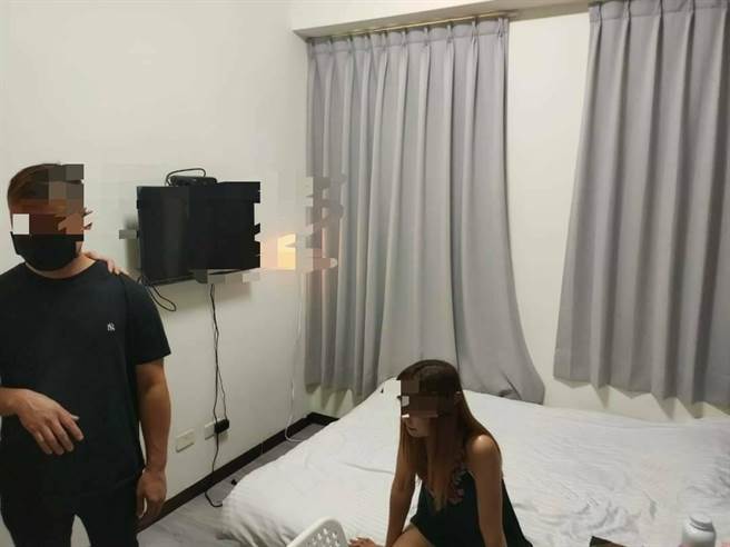 新冠肺炎疫情期間，商圈的日租套房生意欠佳，竟淪為色情業者一龍一鳳的營業場所，從事「人與人的連結」，恐成防疫破口。（民眾提供／盧金足台中傳真）