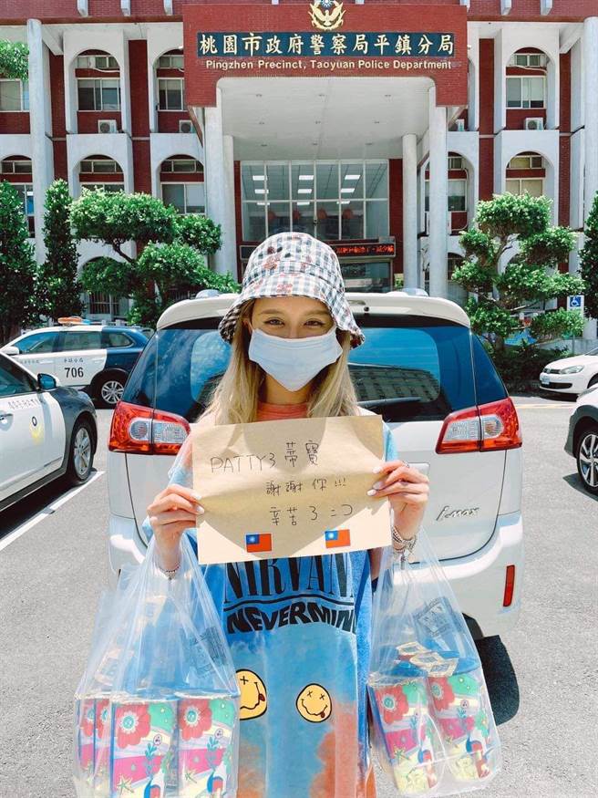 平镇警方结合网路直播主共同宣导青少年犯罪预防。(警方提供／吕筱蝉桃园传真)