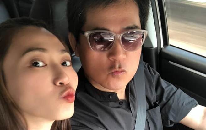 侯怡君和萧大陆交往20年终于结婚。（图／FB@侯怡君）