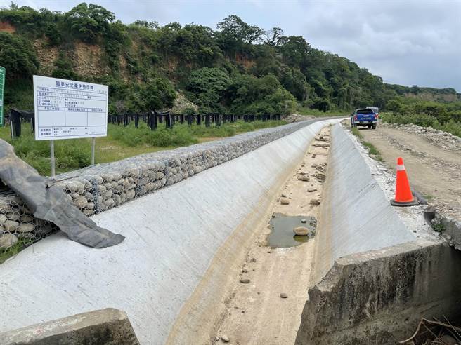 后里区大甲溪北岸河川公地约有200公顷农田无水可灌溉，年底将解套。（陈淑娥摄）