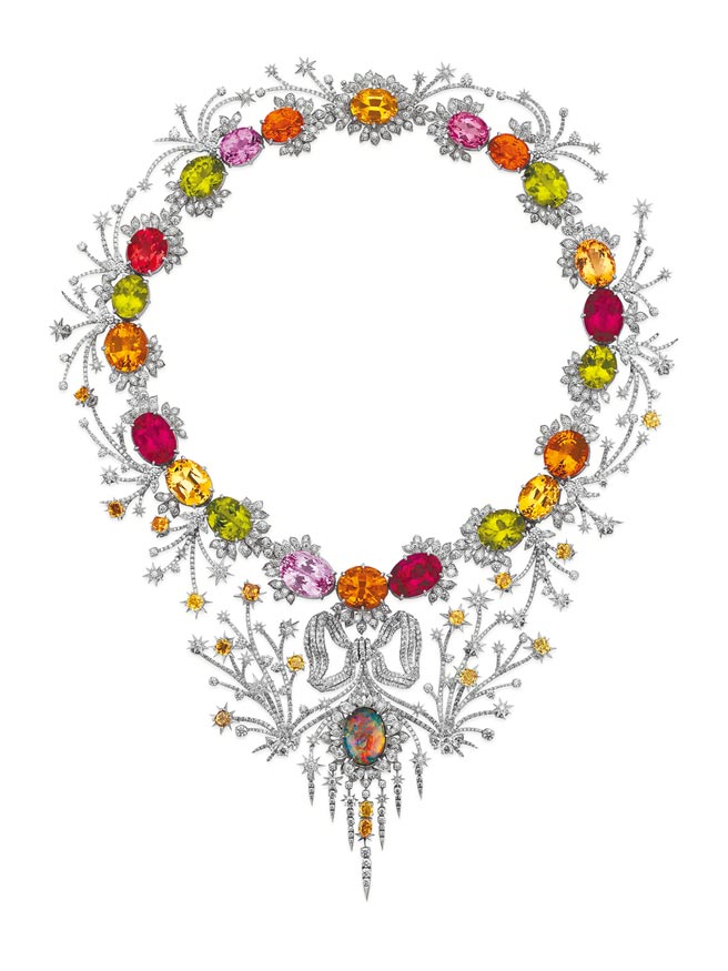 GUCCI第二季珠宝作品以「Hortus Deliciarum」（欢愉花园）为主题，彩宝项炼犹如缤纷绚丽的花朵。（GUCCI提供）
