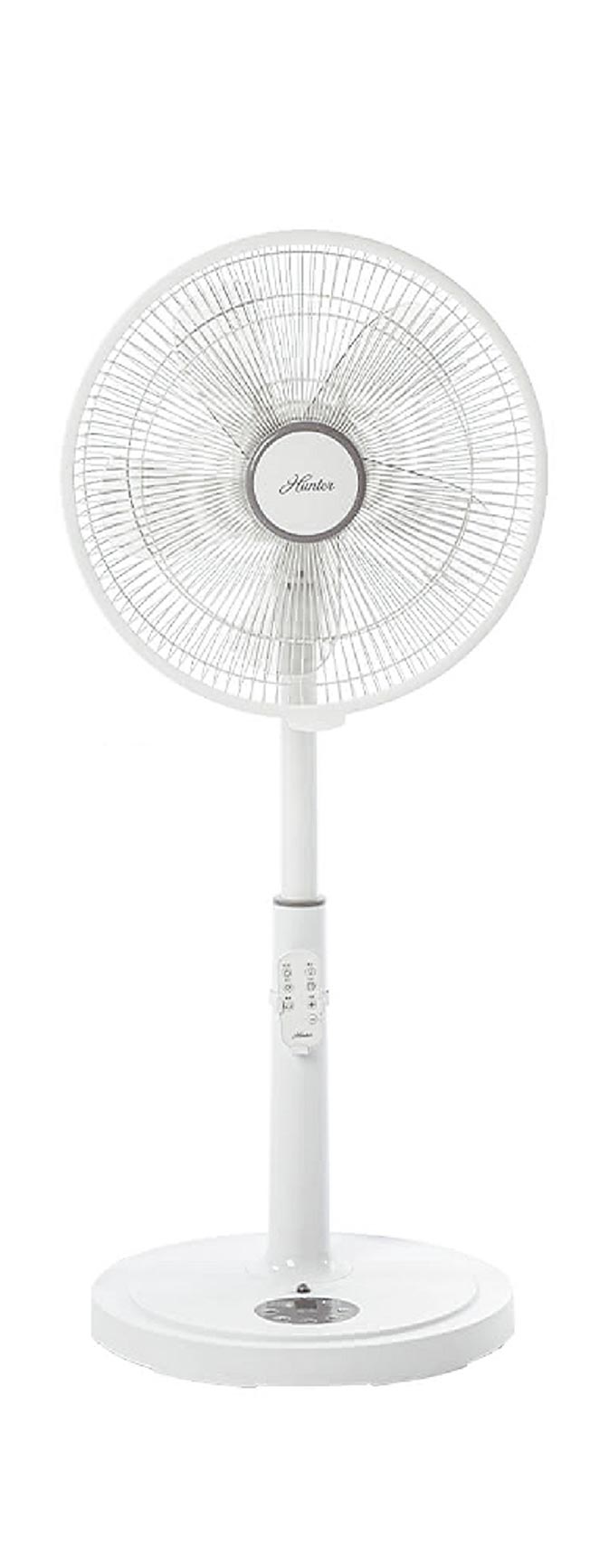 momo購物網獨家的Hunter 14吋微電腦ECO智慧遙控擺頭DC節能風扇HTF-DC1411，原價1990元，特價1080元。（momo購物網提供）