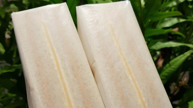 孩子卻伸手捏店家的三明治遭店員制止，引發家長不滿。（圖／翻攝自店家臉書）