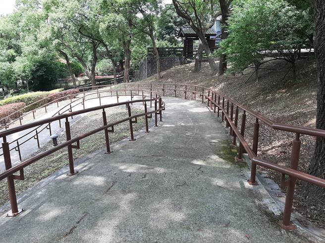 新北市淡水区公所为了将具有淡水歷史意义及文化保留，举办淡水和平公园「文学步道」命名大募集活动。（淡水区公所提供）