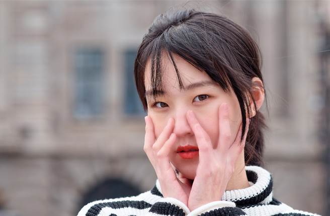 在择偶时，比起幼稚的大男孩，巨蟹座、双鱼座、处女座的女性更偏好与成熟的大叔交往。（图／Shutterstock）