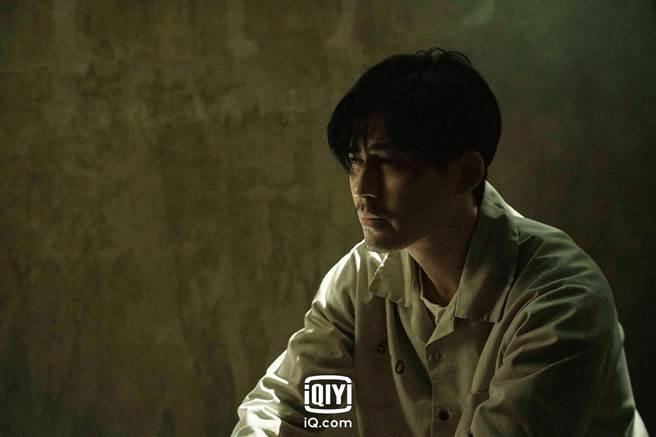 周渝民在《逆局》中須詮釋律師、受刑人及心理剖繪專家等三重身份。（愛奇藝國際站提供）