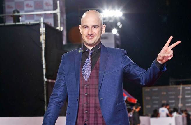 吴凤与老婆育有一对女儿，幸福组成一家四口。（图／本报系资料照片）