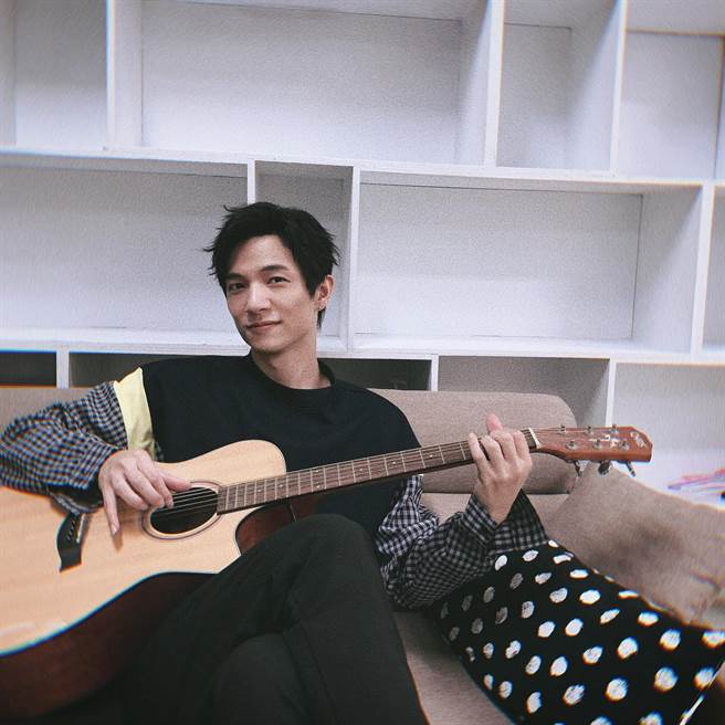 黃奕儒打造〈風箏〉鼓舞默默奮鬥的平凡勇者。（相信音樂提供）