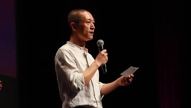 《MONEYBOYS》坎城影展首映，導演 C. B. YI 到場致意。（前景娛樂提供）