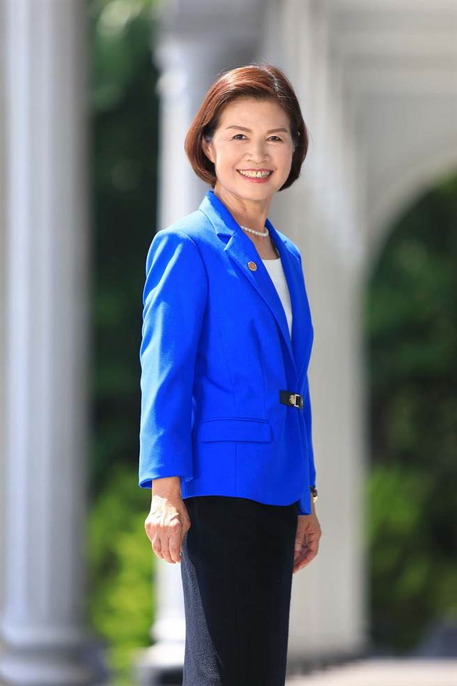 高雄市议会议长曾丽燕长期关心社会弱势。（图片提供/高雄市议会）