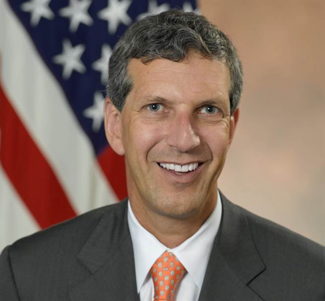 美国总统拜登13日提名前国防部官员艾斯特维兹（Alan Estevez）出任美国商务部负责工业暨安全事务的次长。（资料照／撷取自美国国防部官网）