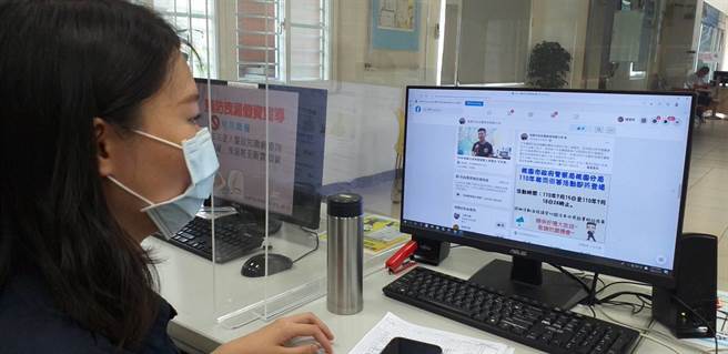 桃園警分局藉由「青春專案青春無毒學堂有獎徵答活動」，透過有獎徵答趣味活動，讓青年學子了解毒品危害防制條例之內容及毒品對人體之危害。（警方提供／賴佑維桃園傳真）