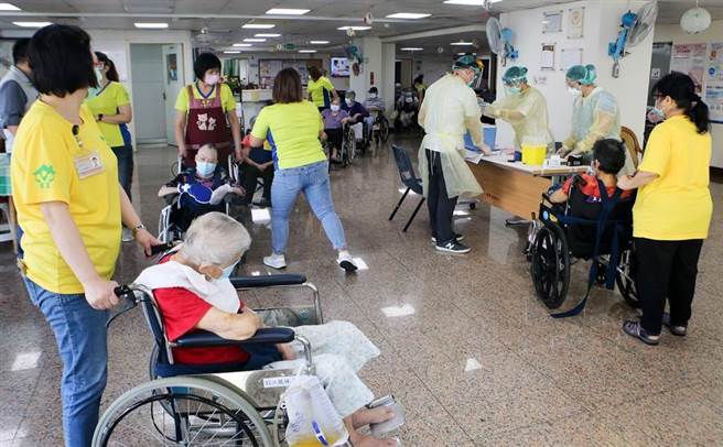 社区长照机构解封指引出炉，陈时中表示，盼减轻家庭照护压力。（图／示意图，报系资料照）