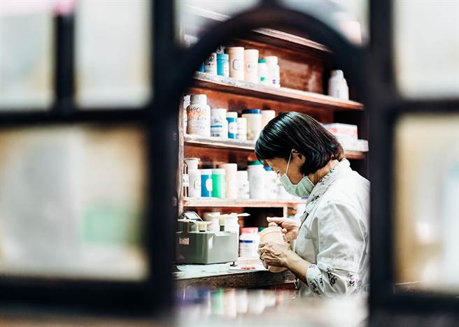 現存3間岡山的日治時代西醫診所中，太原診所不僅內部保留原貌，也是唯一仍在執業的診所。（攝影/陳建豪）