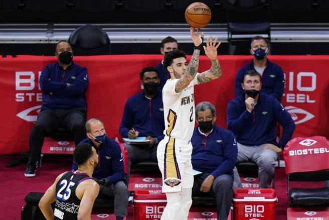 鵜鶘後衛「球哥」朗佐鮑爾的球技進步不少。（美聯社資料照）