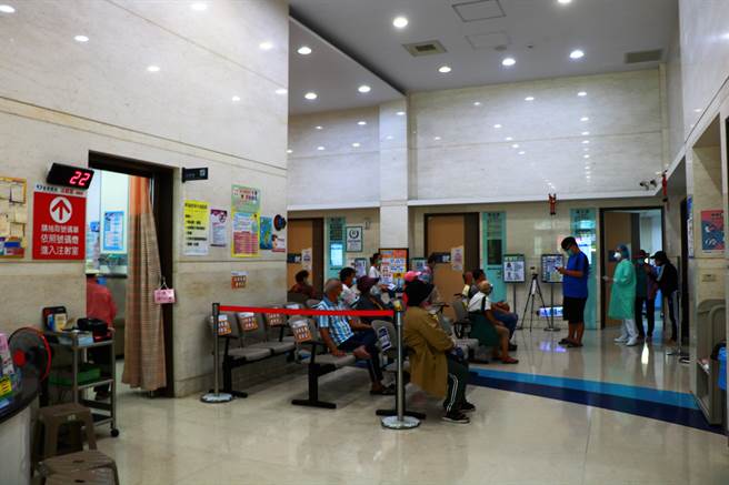 枋寮医院因Delta病毒影响，急门诊暂停16天后终于14日重启。（谢佳潾摄）