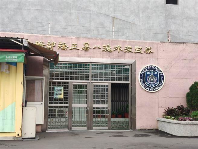 八德外役监狱引进宏伟展业公司及永全懋公司2家企业进驻，将提供八德外役监收容人作业技训机会。(经发局提供／蔡依珍桃园传真)