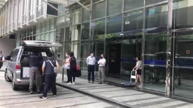 新竹地检署指新北市调查处、新竹县调查站及新竹市调查站，日前分3处搜索「偽外企、真中资」案。（翻摄照片）