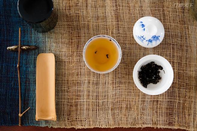 泡茶的每一步驟都是讓自己放鬆的寧靜方式。(圖/行遍天下提供)