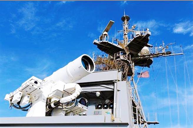 张竞》美军最新光学炫目武器！从「恶人先告状」谈谈「认知战」。（爱传媒提供）