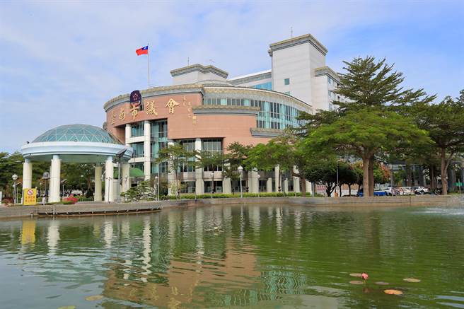 台南市议长郭信良愿提供市议会当疫苗接种站场地。（台南市议会提供／程炳璋台南传真）