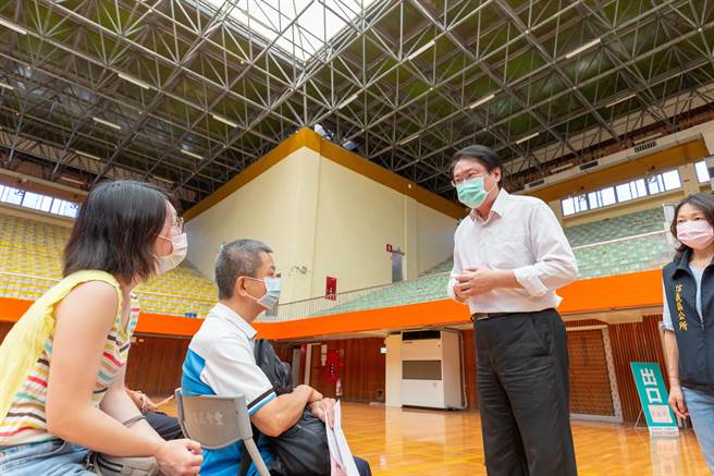 基隆64岁以下市民，明天起可以前往6处集中施打站，以及25处合约医疗院所注射疫苗。（基隆市政府提供／陈彩玲基隆传真）