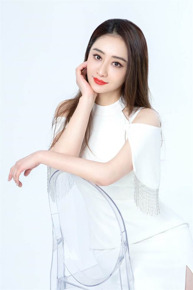 陈德容分享冻龄秘诀之一，是每天保持开心的心情。（陈德容提供）