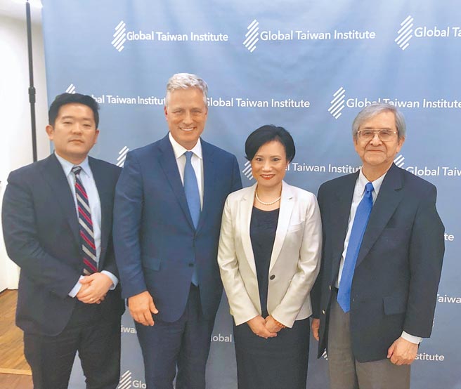 华府智库「全球台湾研究中心」（GTI）13日宣布，前美国国安顾问欧布莱恩（左2）将加入GTI，担任新成立美台关系工作小组的主席。（GTI提供）