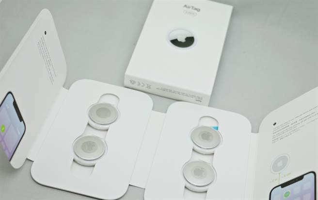 蘋果AirTag四件裝開箱。（黃慧雯攝）