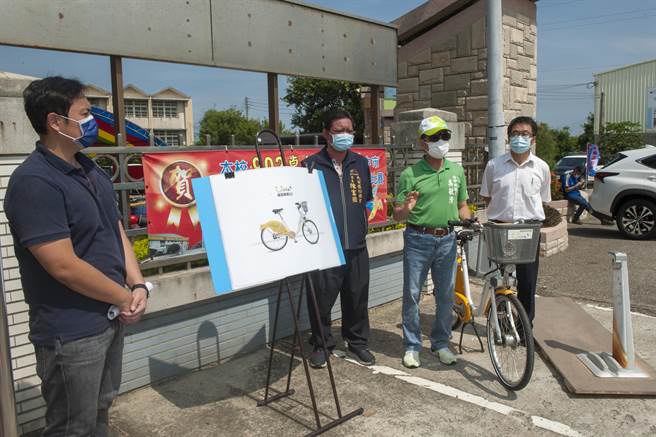 市議員吳敏濟16日邀市府相關單位會勘，爭取甲安埔設置7處uBike2.0站點。（陳淑娥攝）