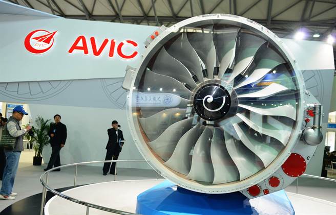 中国自制发动机工业一直是军事工业的短板，但近年来急起直追，已有相当成果。图为中国最新的国产涡扇-20发动机模型。（图／新华社）