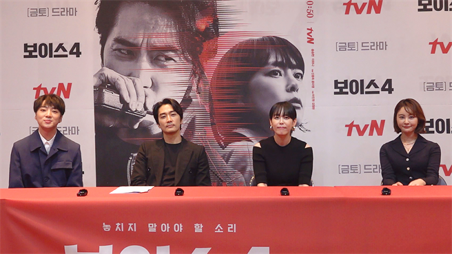 姜升润（左起）、宋承宪、李荷娜、孙恩书接受专访。（friDay影音提供）