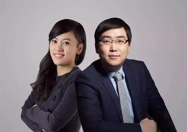 滴滴出行2位最主要領導人，分別是創辦人兼CEO程維（右）與營運長柳青（左）。在北京對滴滴祭出「七堂會審」之後，滴滴的領導層全數更換已無法避免。（圖／網路）