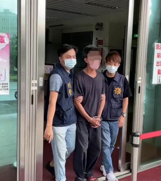 45岁林姓街友趁着深夜窃取顏姓男子放在机车置物箱内的15万元现金，因是要支付家人医药费的救命钱，顏心急如焚，高雄警方获报后展开追查，一周后逮捕林男，发现他已花到只剩8万多元，不仅大吃大喝，还住起饭店，每天花费近万元，等同拿别人救命钱爽当大爷，全案依窃盗罪送办。(翻摄照片／刘宥廷高雄传真)